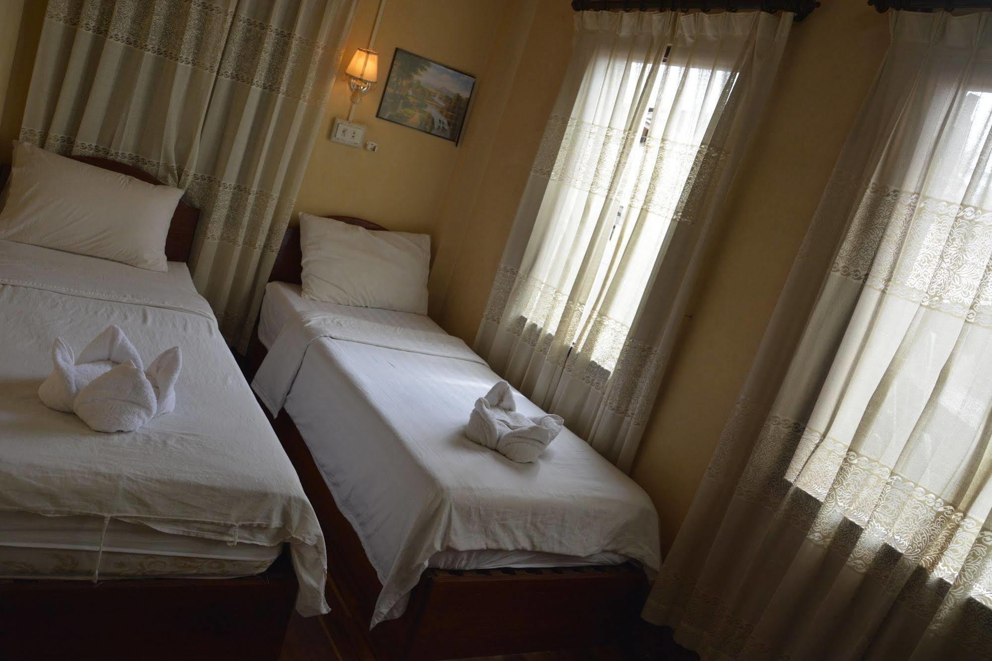 Silikhane Guesthouse ルアンパバーン エクステリア 写真