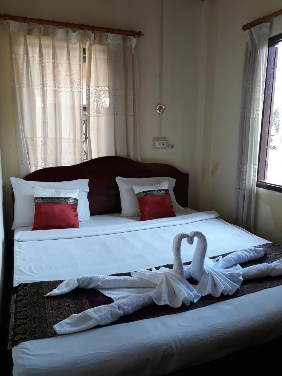 Silikhane Guesthouse ルアンパバーン エクステリア 写真